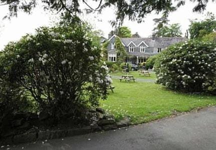 Property building, Day, Garden