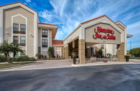 Hampton Inn & Suites Orlando-East UCF Hotel in Orlando