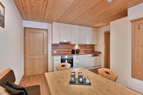 Appartement Omesberg 1 Apartment in Lech