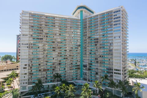 Ilikai Tower 1323 City View 1BR Apartment in Honolulu