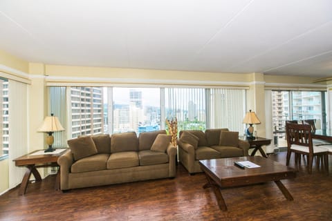 Ilikai Tower 2109 City View 2BR Apartment in Honolulu