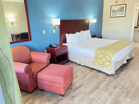 Baymont Inn & Suites Motel in Lake Marion