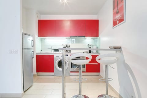 IMMOGROOM - 8 min from the Palais - AC - Quai St Pierre Condo in Cannes