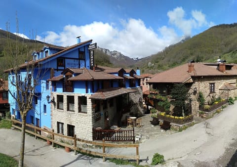 Property building, Spring, Day, Natural landscape, Mountain view