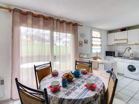 T2 cabine 6 pers, jardin, parking - FR-1-402-28 Apartment in Luz-Saint-Sauveur