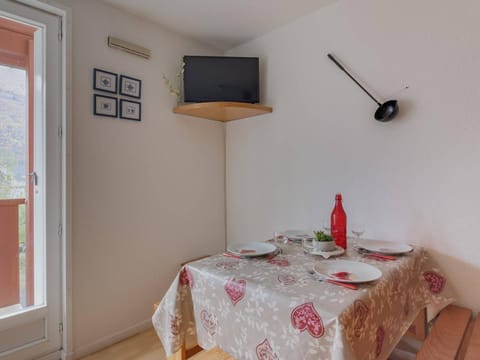 Studio Cabine pour 6 pers avec Balcon, Parking et Wifi - Esquièze-Sère - FR-1-402-30 Apartment in Luz-Saint-Sauveur