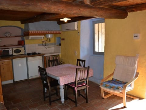 Maison Grospierres, 2 pièces, 3 personnes - FR-1-382-64 Casa in Grospierres