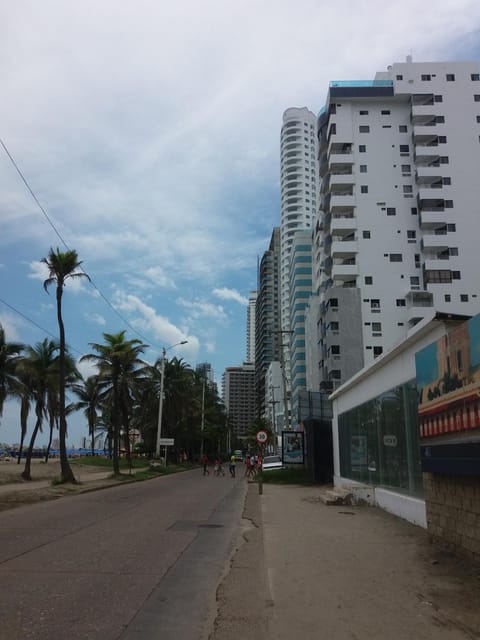 Property building, Day, Neighbourhood, Summer, Beach, Street view