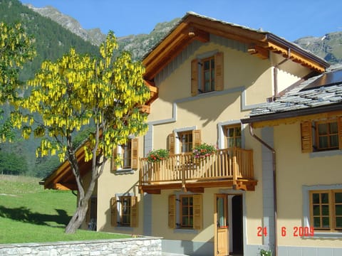 Facade/entrance, Garden, Solarium, Balcony/Terrace, Decorative detail