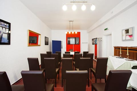 Meeting/conference room