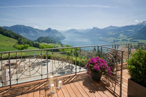 Balcony/Terrace, Lake view