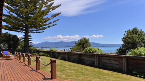 Tata Tides Retreat House in Tasman District, Tasman, New Zealand