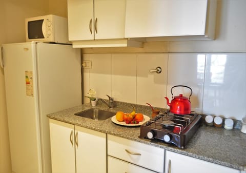 Coffee/tea facilities, Kitchen or kitchenette, Food and drinks, Food, minibar, stove, toaster