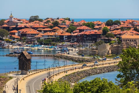 Nearby landmark, Day, Natural landscape, View (from property/room), Beach, City view, Lake view, Sea view