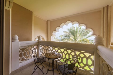 Maison Privee - Charming Apt with Sea View on the Palm Jumeirah Condo in Dubai