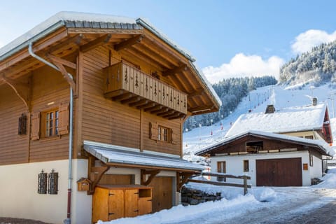 Simply Morzine - Chalet Carving Chalet in Montriond