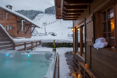 Simply Morzine - Chalet Carving Chalet in Montriond