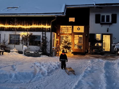 Property building, Facade/entrance, Winter