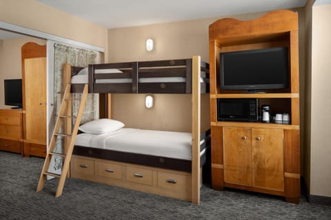 Bedroom, bunk bed