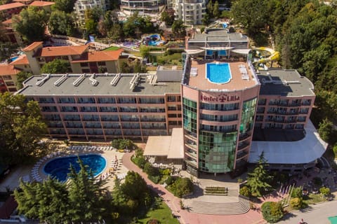 Bird's eye view, Pool view