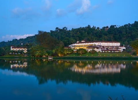 Cinnamon Citadel Kandy Hotel in Kandy