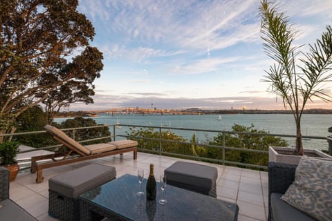 Balcony/Terrace, City view, Landmark view, Sea view