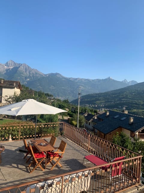 Balcony/Terrace, Mountain view