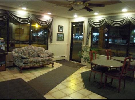 Golden Circle Inn and Suites Hotel in Latham