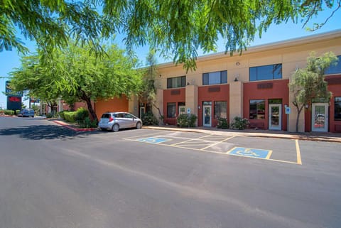Quality Inn & Suites Phoenix NW - Sun City Hôtel in Youngtown