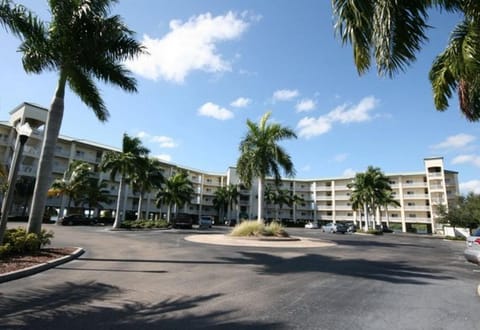 Boca Ciega Resort by Travel Resort Services Apartment hotel in Seminole