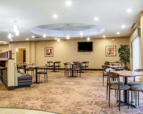 Comfort Suites Cicero - Syracuse North Hotel in Oneida Lake