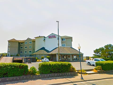 Siletz Bay Beachfront Hotel by OYO Lincoln City Hôtel in Lincoln City