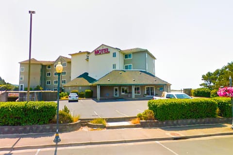 Siletz Bay Beachfront Hotel by OYO Lincoln City Hotel in Lincoln City