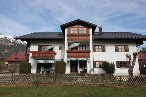 Property building, Spring