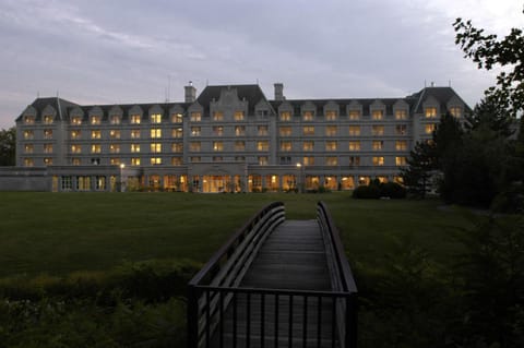 Hilton Pearl River Hotel in Bergen County