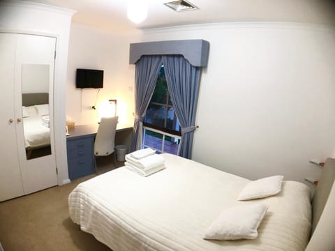 Melbourne Garden Bed and Breakfast Vacation rental in Melton