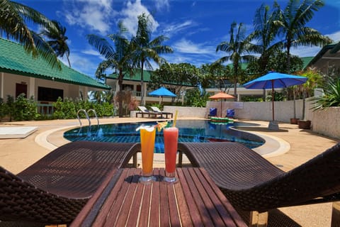 Patio, Day, Food and drinks, Pool view, Swimming pool, sunbed