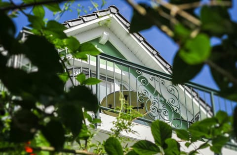 Property building, View (from property/room), Balcony/Terrace