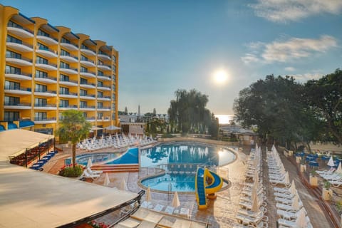 Property building, Pool view, Swimming pool