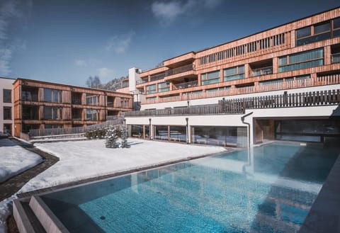 Property building, Winter, Swimming pool