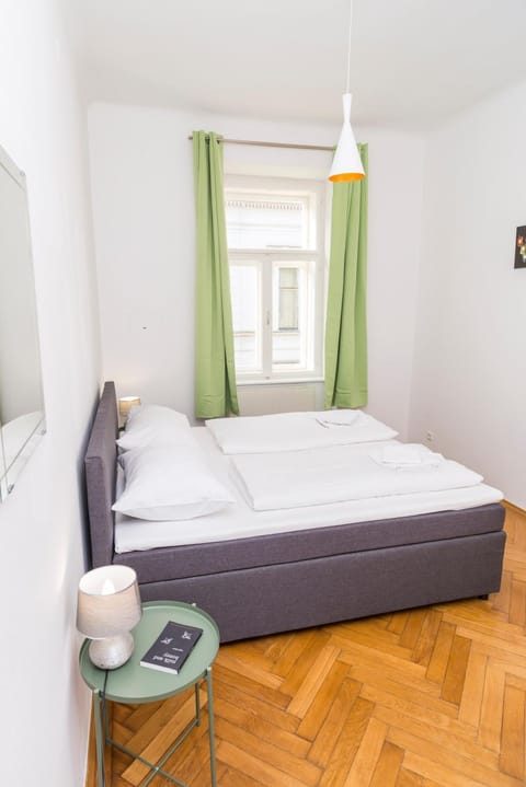 Belvedere Suite Condo in Vienna