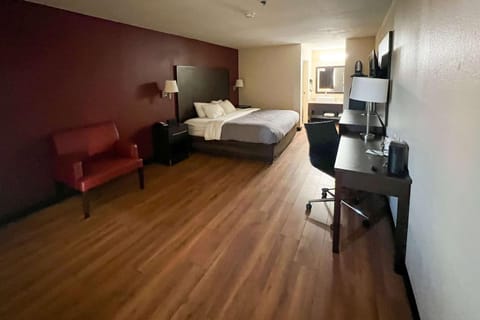 Quality Inn & Suites I-10 near Fiesta Texas Hotel in San Antonio