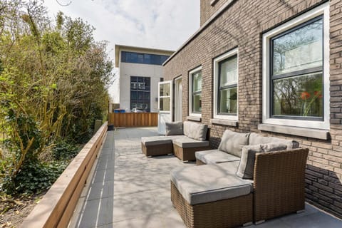 Luxury Family Residence Schinkeldijkje House in Amstelveen