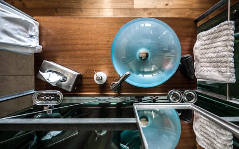 Bathroom, Decorative detail