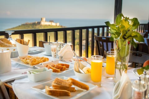 City view, Mountain view, Sea view, Street view, Breakfast