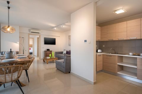 Dining area, Communal kitchen