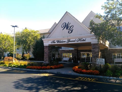 The Wilshire Grand Hotel Hotel in West Orange