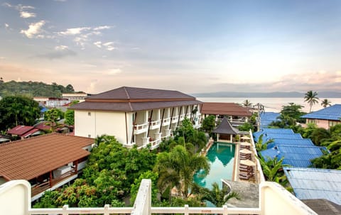 Neptune's Villa Resort in Ban Tai