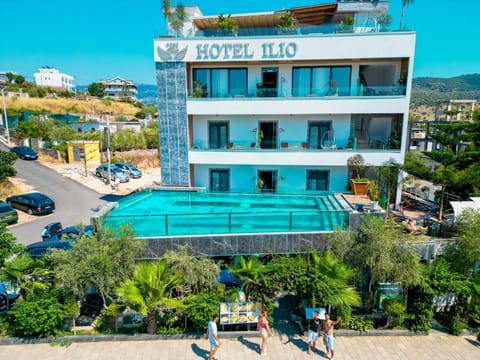 Property building, Day, City view, Pool view, Swimming pool, sunbed