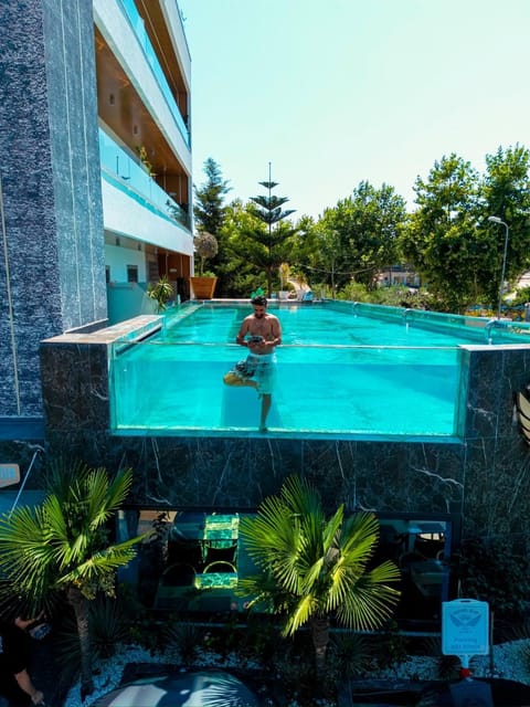 Day, People, Pool view, Swimming pool, group of guests